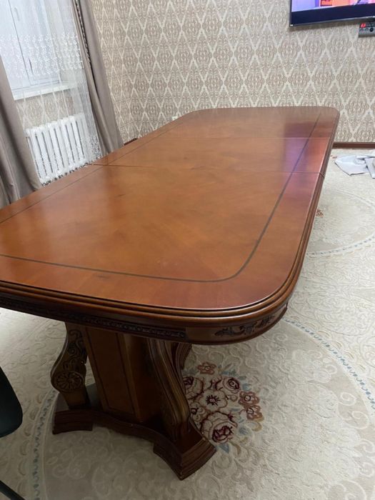 Продам стол для гостей