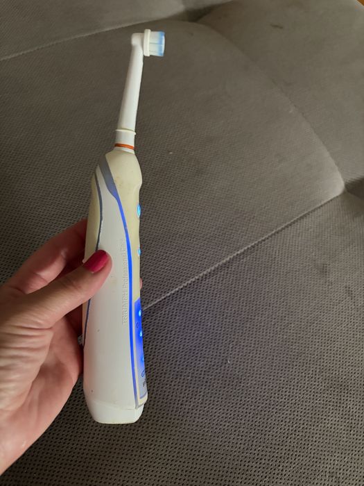 Periuta  electrica  Oral B  5 programe