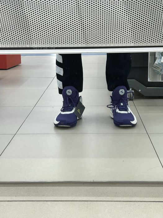 Продам кроссы демикс 42 размер