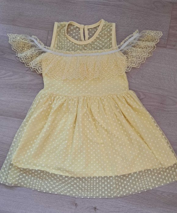 Рокли, бельо, чорапи,