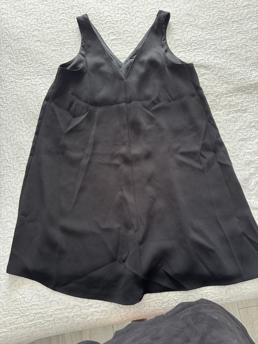 Zara рокля черна