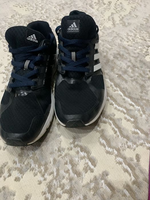Кроссовки adidas