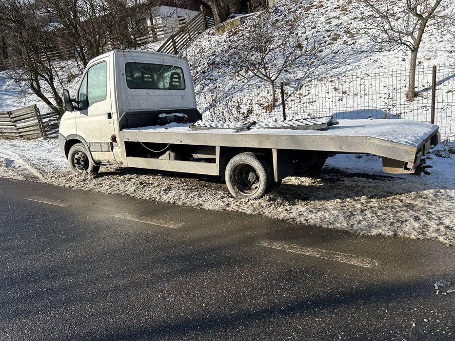Autoplatforma Iveco Daily 2.3 / volan dreapta