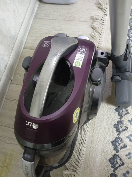 Продам Пылесос LG