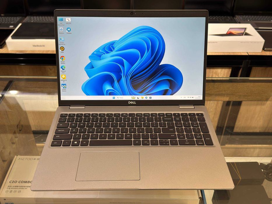 DELL Precision 3561