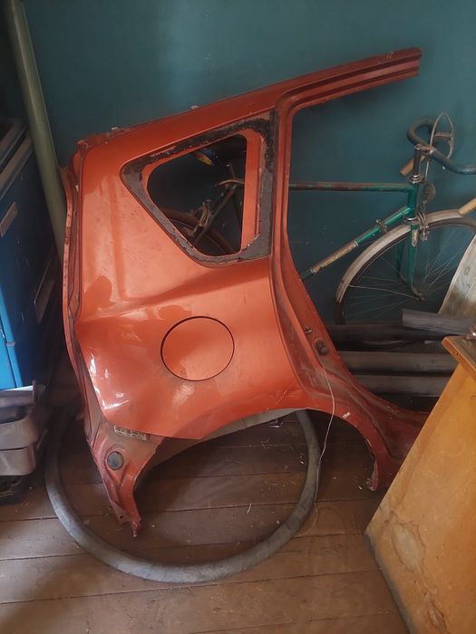 Продам крыло Nissan note