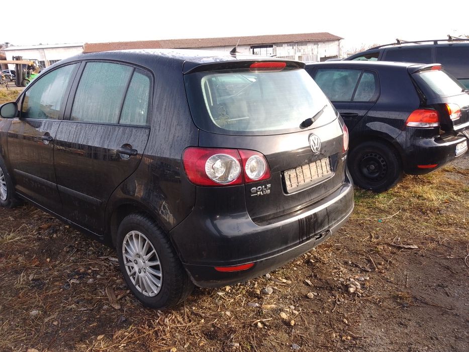 Фолксваген Голф 5 плюс 1.6 fsi автоматик   2008 год