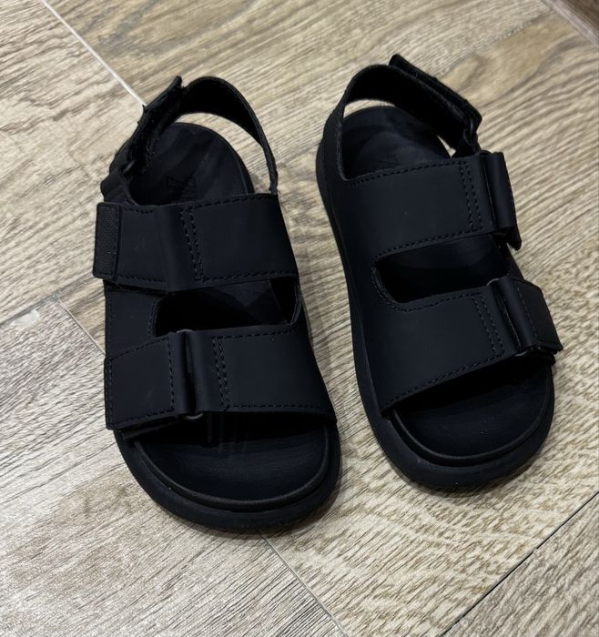Продаются детские сандали Zara.