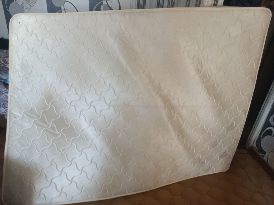 Продам матрас 150-200