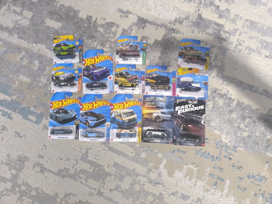 Машинки коллекционные Hotwheels