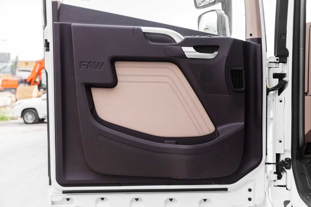 FAW JH 6 4*2 дизельный va CNG (metan) ТЯГАЧИ