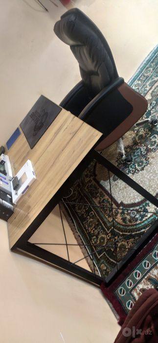 Ofis kreslo va stol