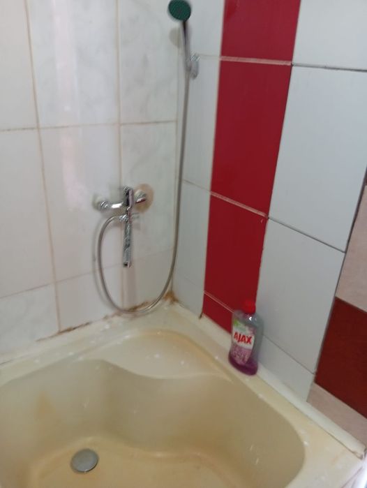 Închiriez camera de cămin transformata in garsoniera