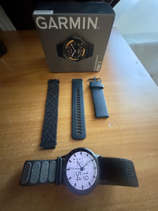Garmin Venu 3 stare foarte bună + 3 curele și cutie originală