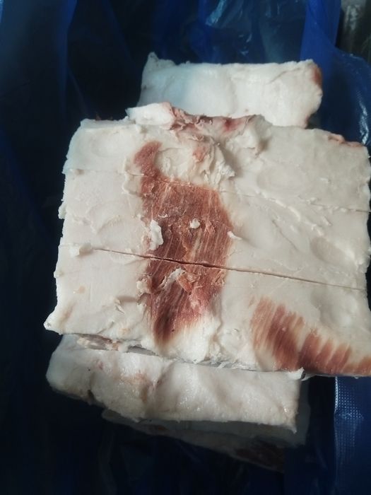 В продаже сало свежее