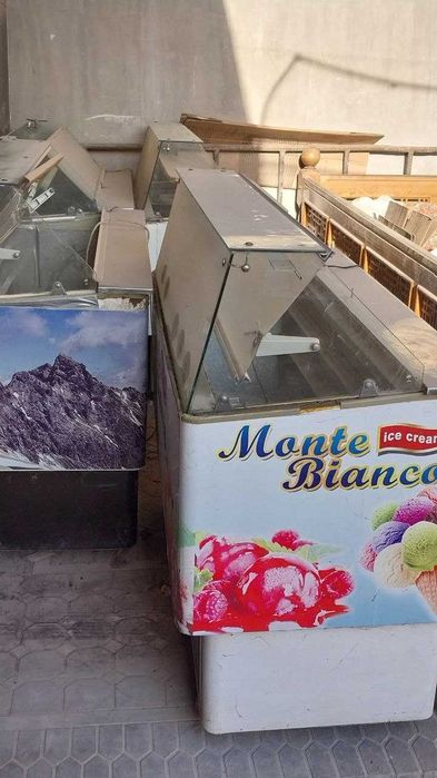 morozili  vitrina UGUR -28