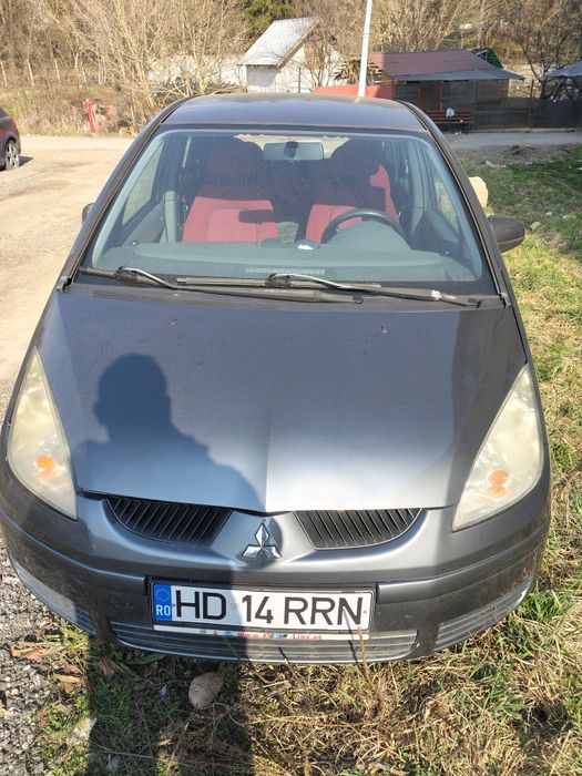 Vând Mitsubishi Colt 2005