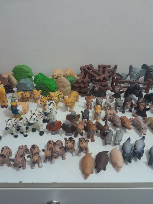 Vând colecția Disney Prieteni cu animalele cu toate FIGURINELE