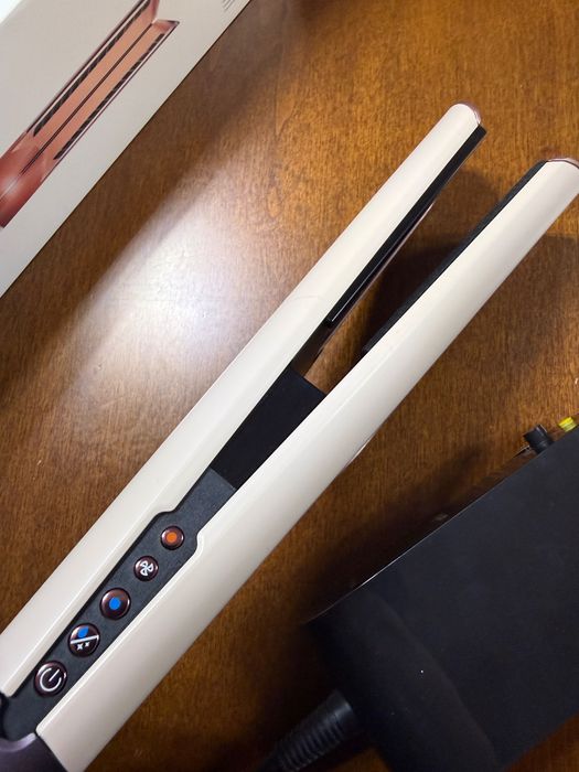 Dyson Airstrait nou new