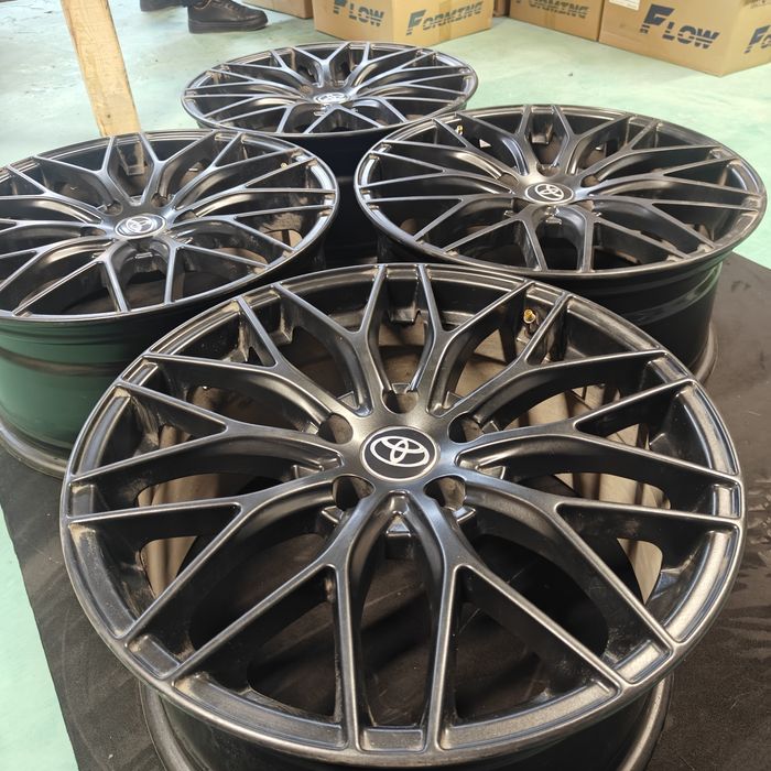 R18 PCD 5 *114,3 Комплект легкосплавных дисков