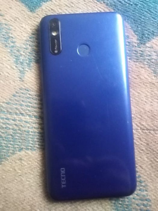 Продам телефон техно за 17000