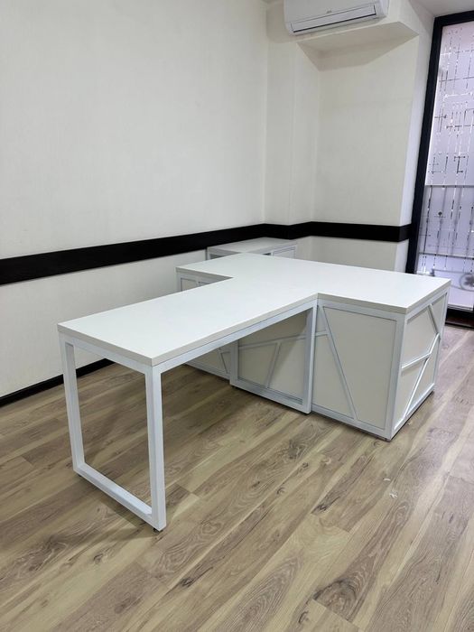 Стол для руководителя  Офисная мебель в стиле LOFT
