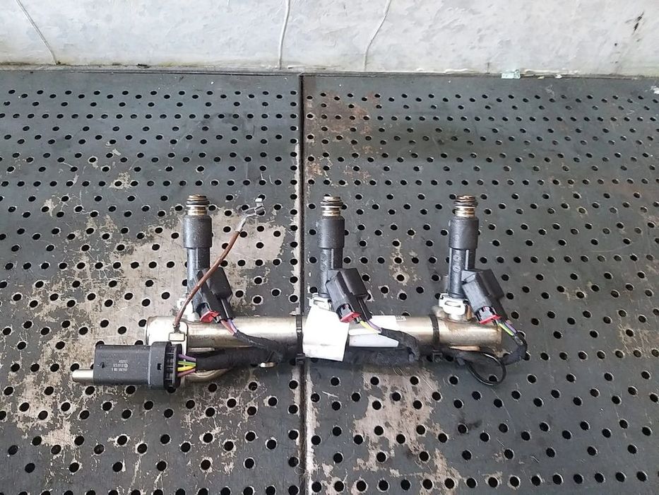 Rampa cu injectoare 1.0 b opel karl 55497546 12655674