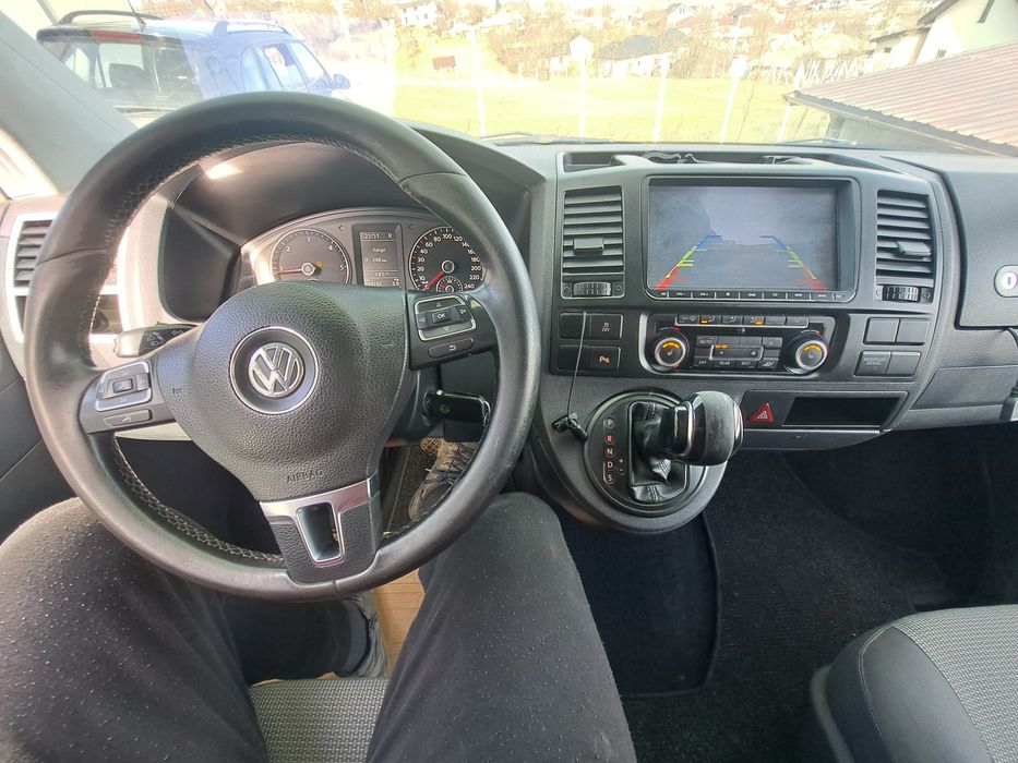 ** Volkswagen Transporter 2011 automat 2.0 locuri si duba  **