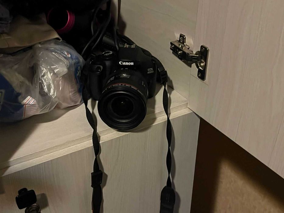 CANON 4000D с объективом Canon EF 24-70mm f/4L IS USM