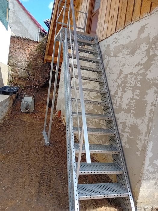 Scara metalica zincata facem și montaj