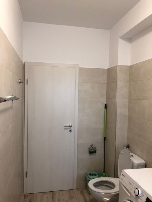 Vând apartament  2 camere semidecomandate