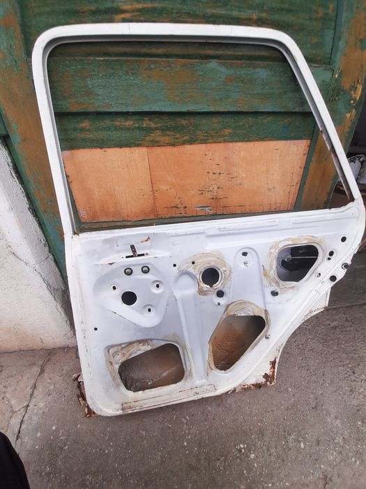 Usi dacia  1310 berlina break CN4