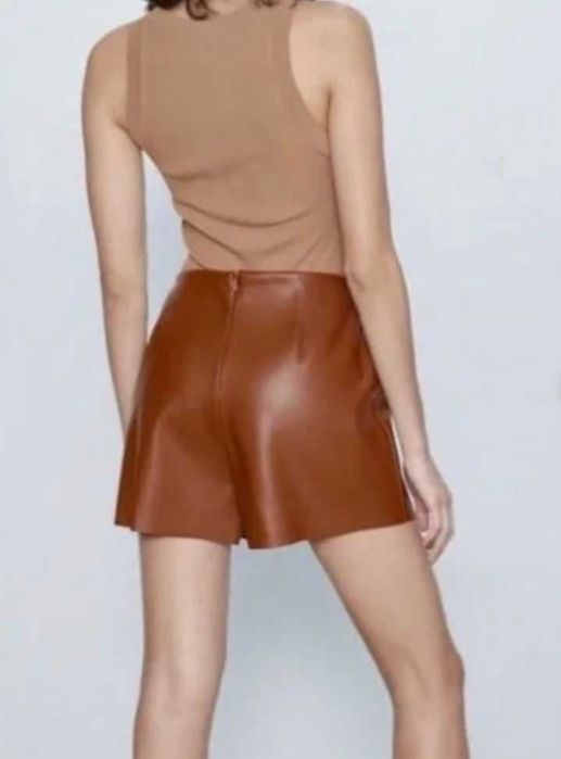 Zara пола-панталон