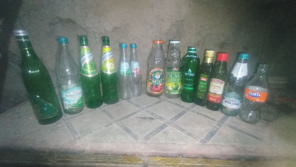 Бутылки стеклянные