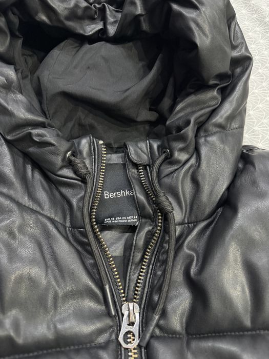Черно зимно яке Bershka