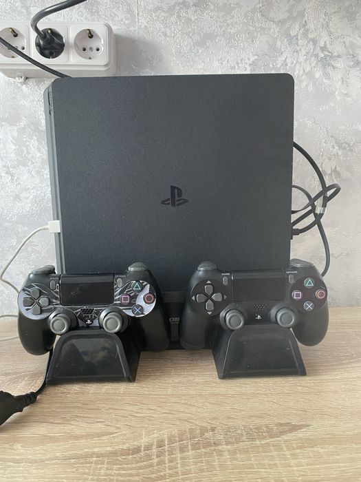 Продам PlayStation4