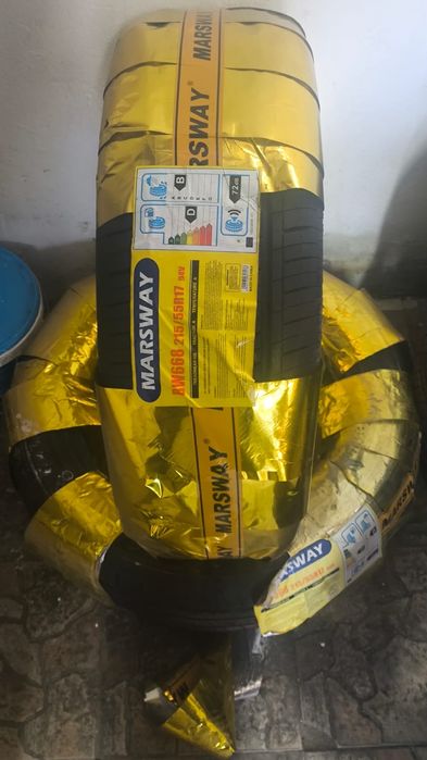 Новый шины 215/55/17 2шт