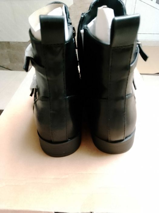 Anna Field  нови