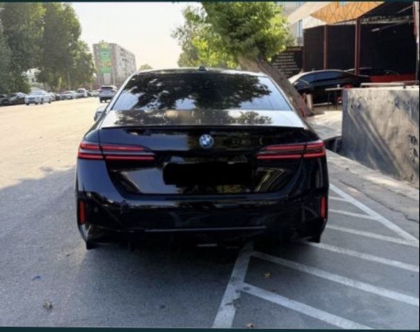 Продам BMW I5 M60