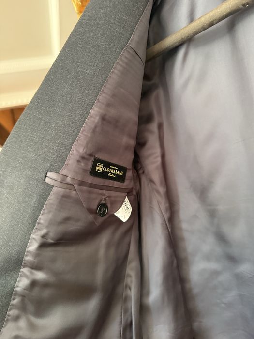 Костюмы Corneliani