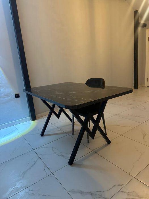 Продам стол и стулья в отличном состоянии