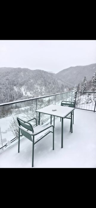 Căsuțe premium la munte + avion real în curte – Disponibile acum