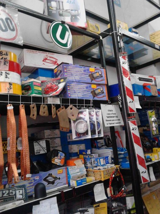 TIR-BUS Барчета -масички Огледала-лампи.Тегличи-нови .Ветробрани HEKO