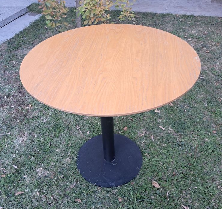 кръгла маса - като нова