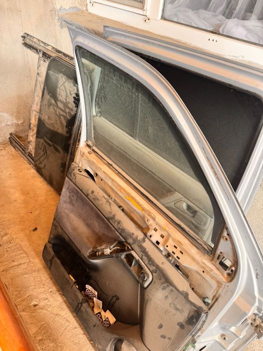 Обе левые двери на гольф 3