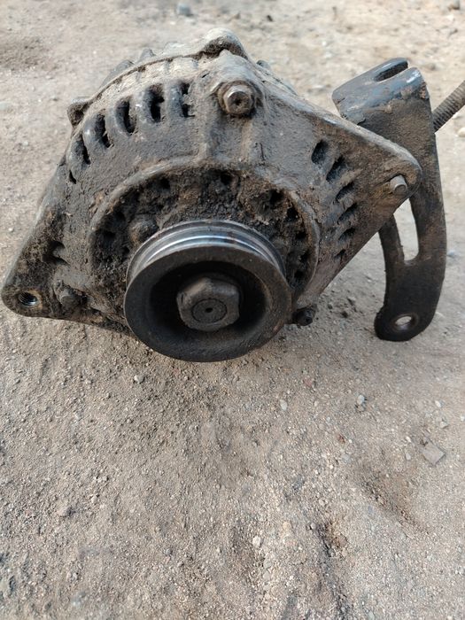 Продам генератор мазда 626 переходка