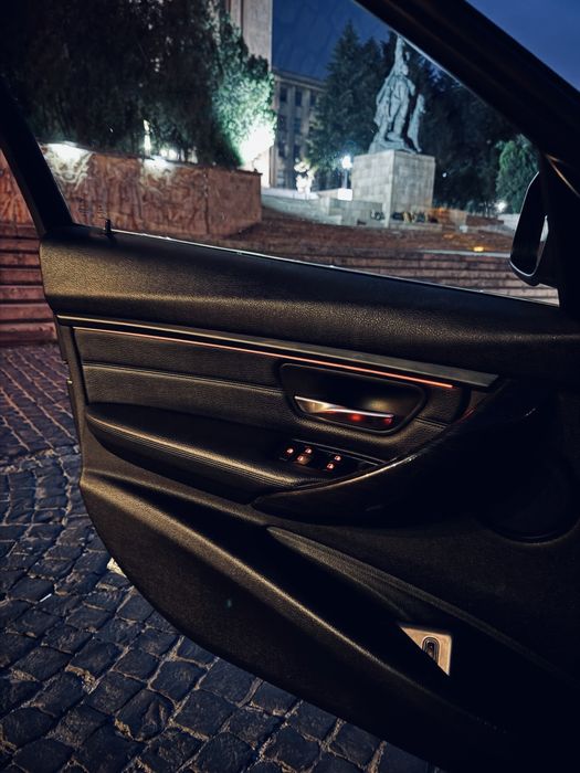 BMW SERIA 3 F30 320D Luxury