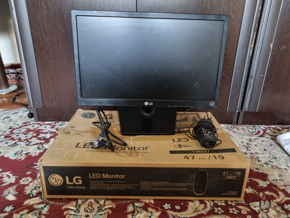 LG Led Monitor 19