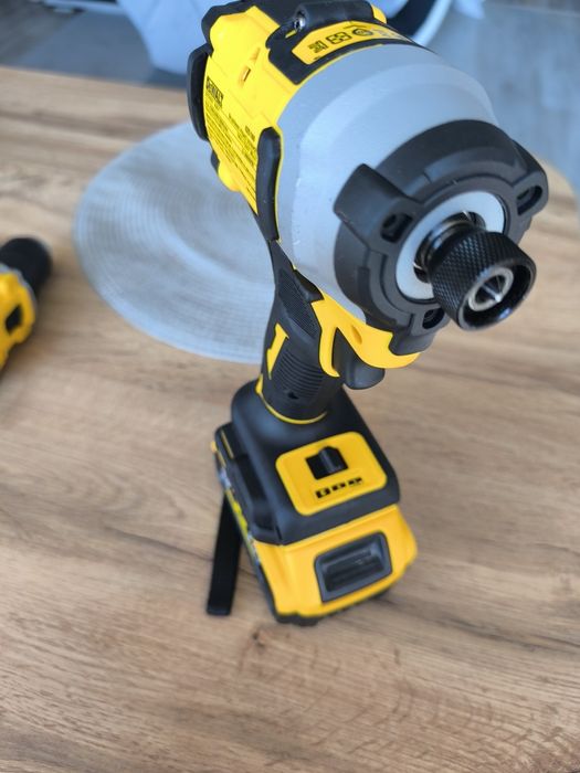 Șurubelnița cu impact DeWalt DCF850