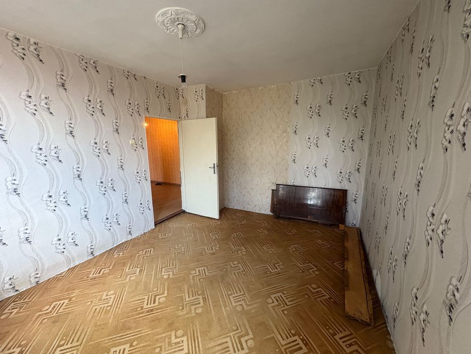 Тристаен Тухлен Апартамент , 2ри етаж , гр. Търговище Център